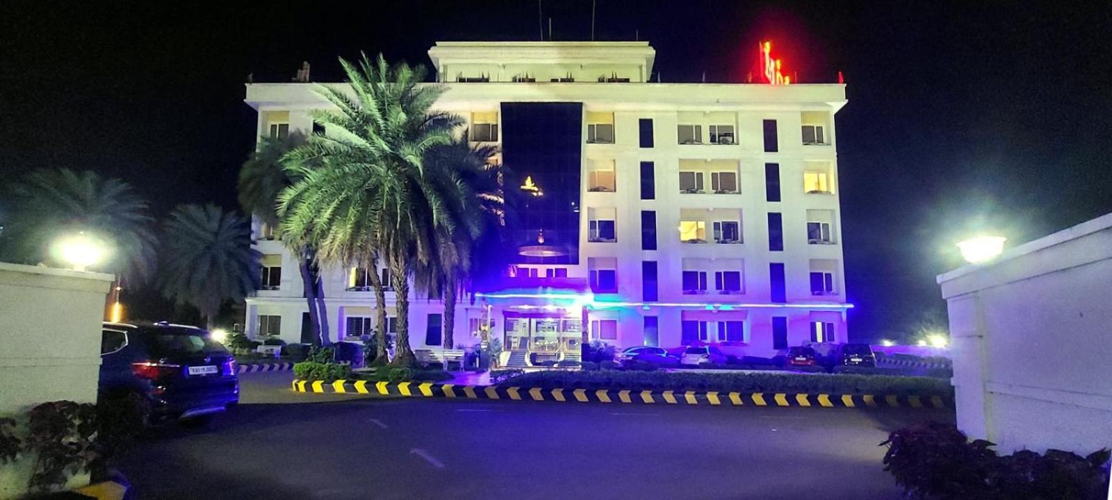 Hotel Mgm Grand Srikalahasti Bagian luar foto