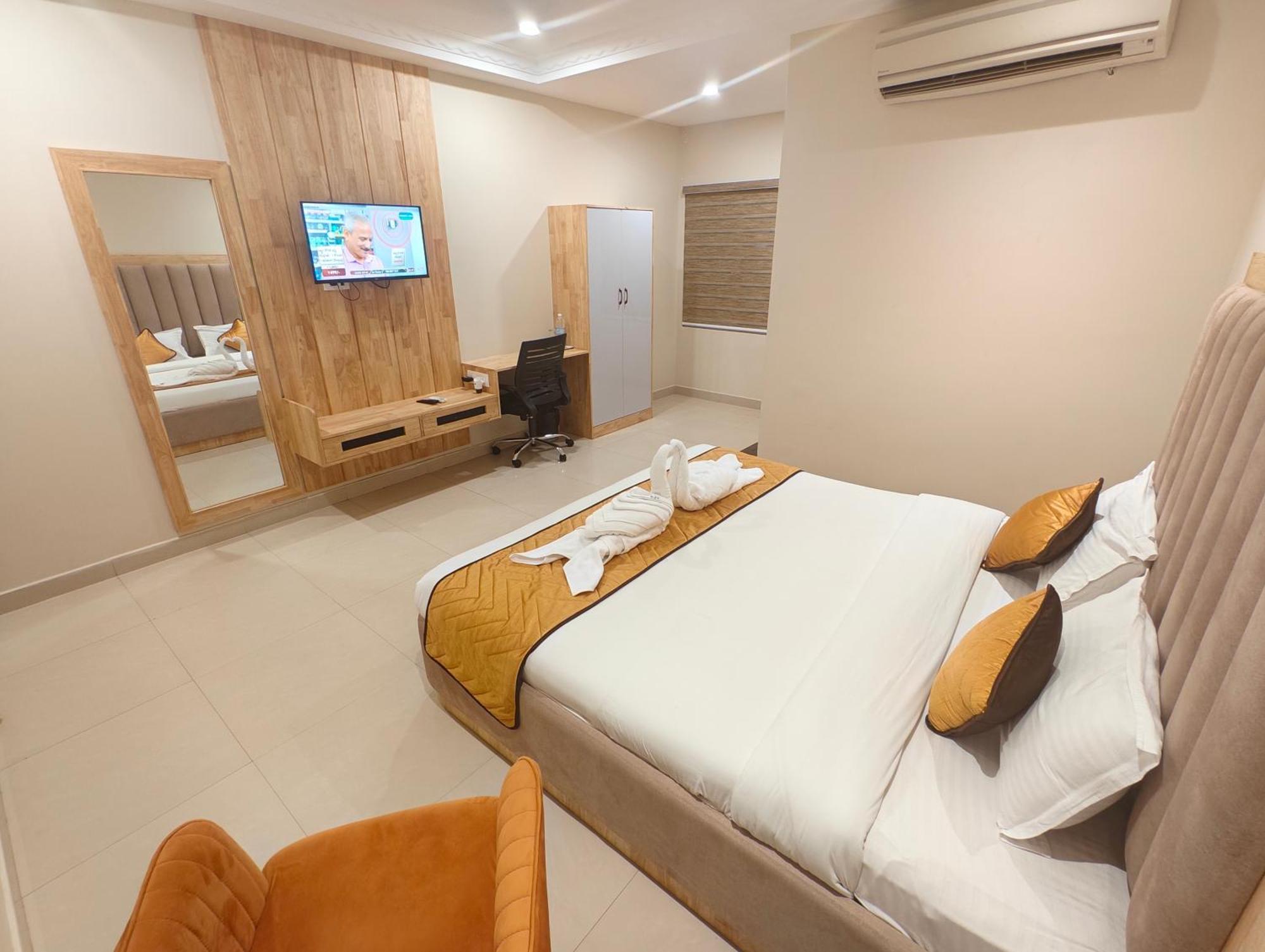 Hotel Mgm Grand Srikalahasti Bagian luar foto
