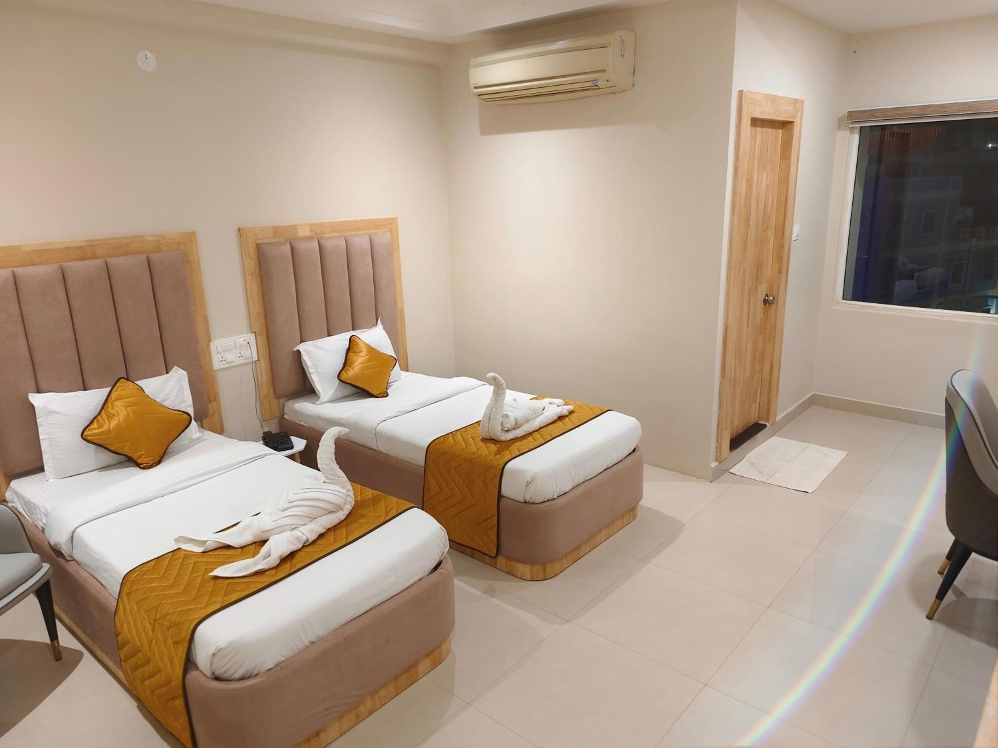 Hotel Mgm Grand Srikalahasti Bagian luar foto