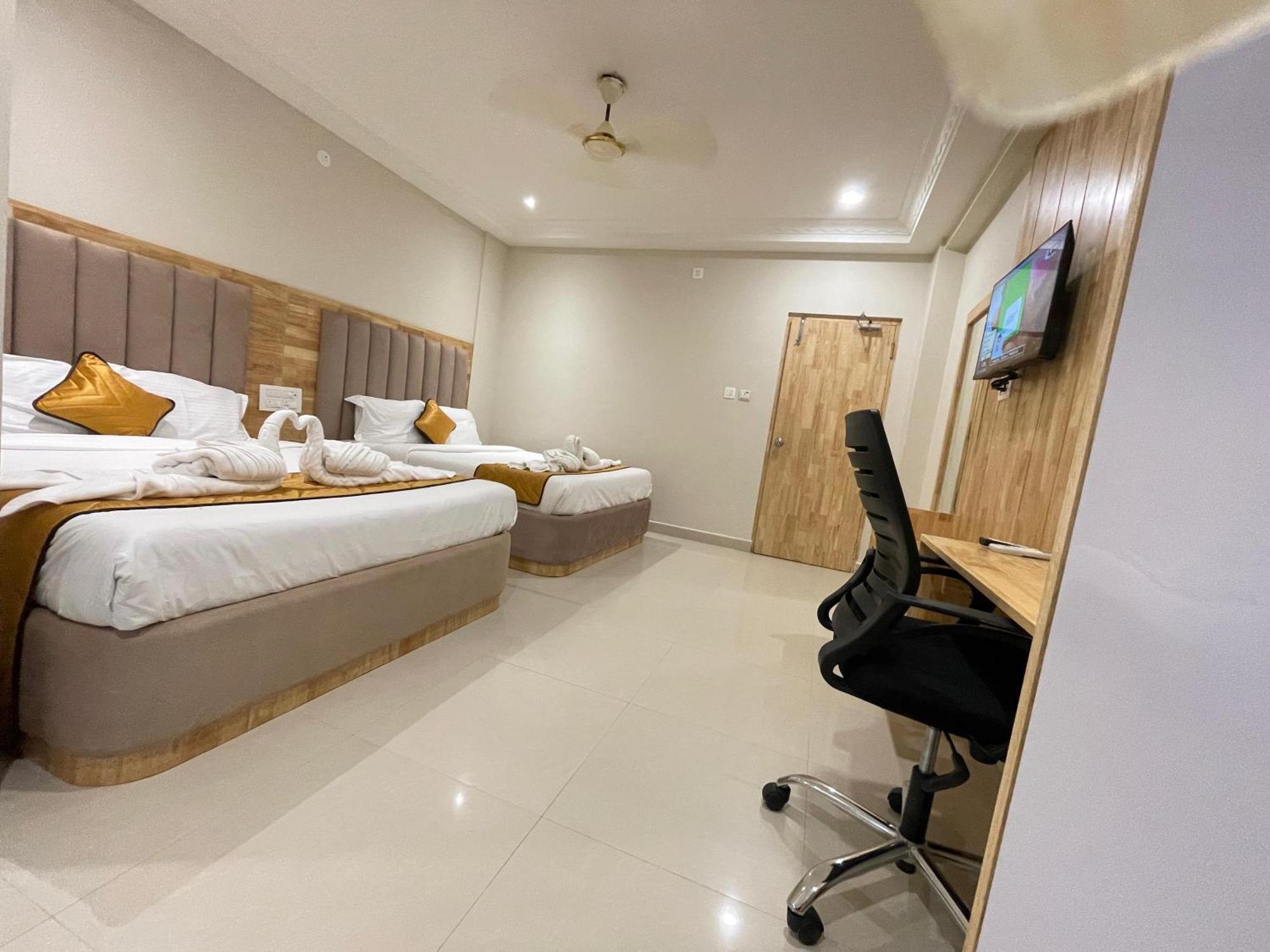 Hotel Mgm Grand Srikalahasti Bagian luar foto