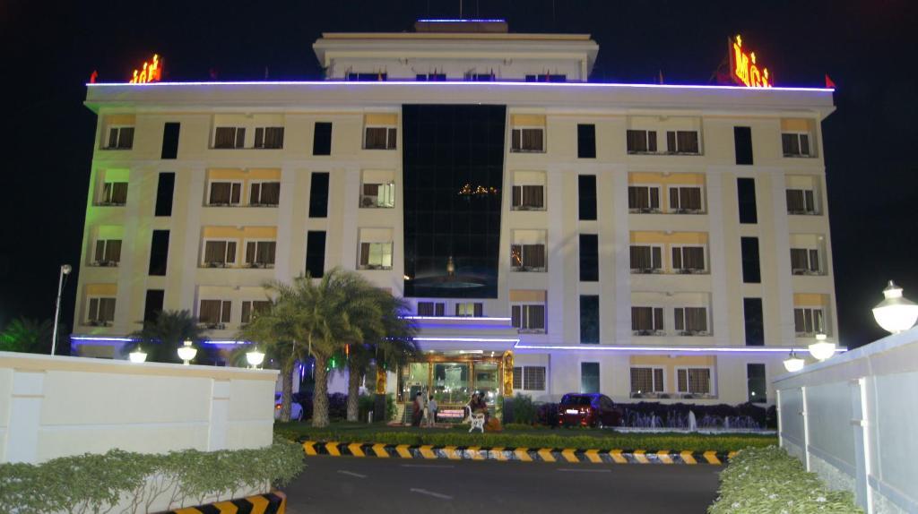 Hotel Mgm Grand Srikalahasti Bagian luar foto