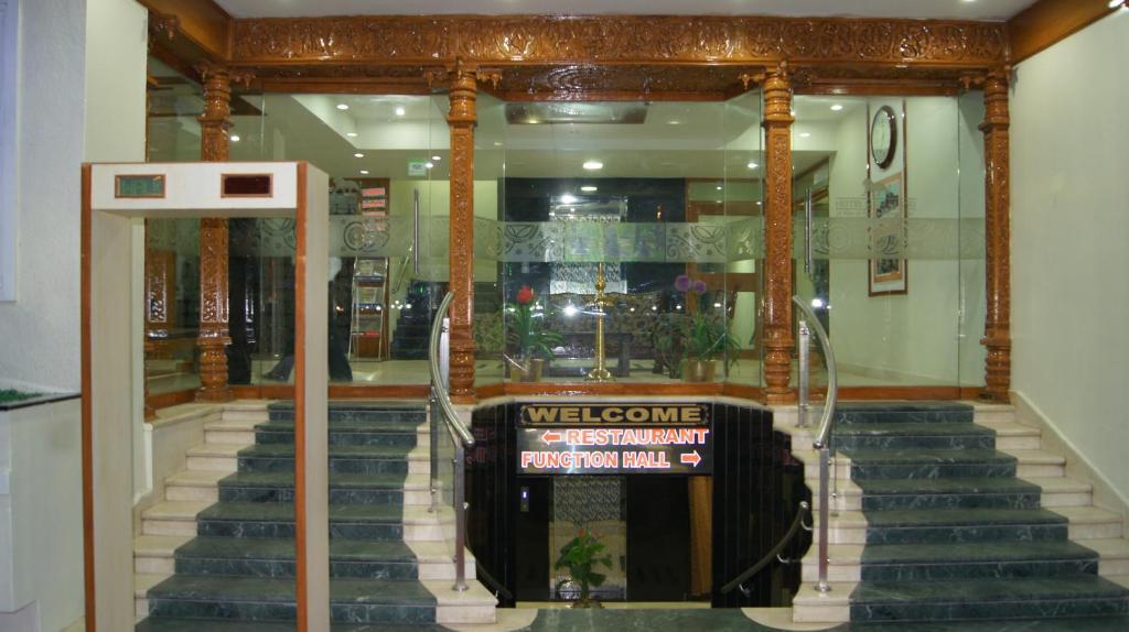 Hotel Mgm Grand Srikalahasti Bagian luar foto